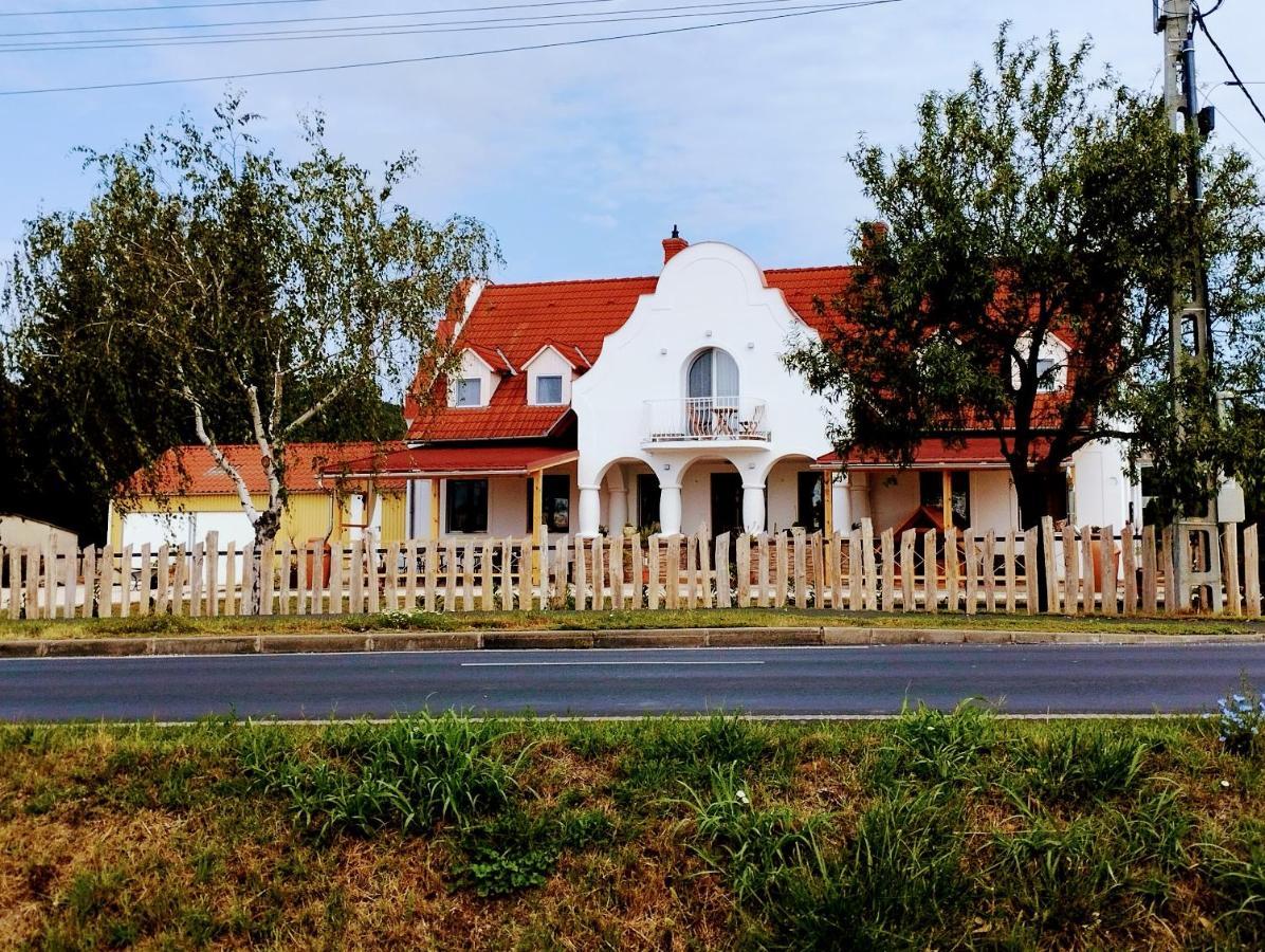 Regori Haz Hotel Balatongyörök Екстериор снимка